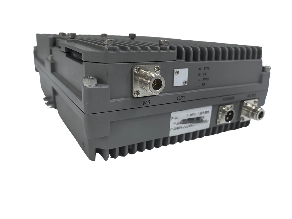  中阳三频手机信号接收器2000㎡