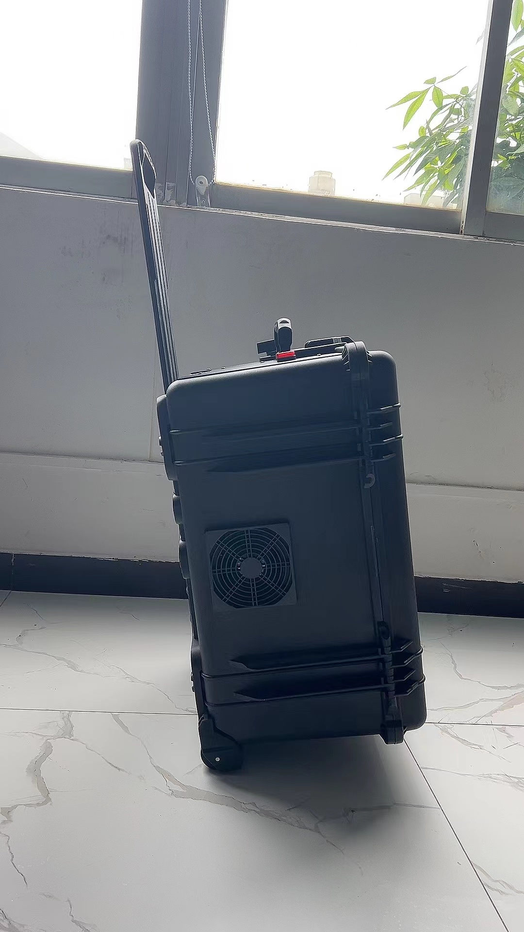 中阳手拉箱型移动通信干扰器